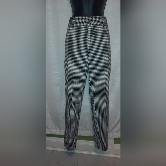 Vintage Chic Black and White Checkered Ankle Pants - Picture 6 of 9